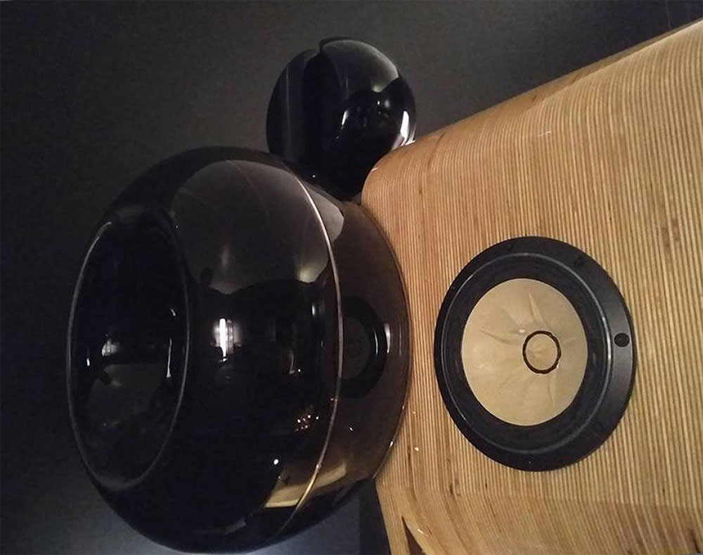 Symphonia Aeris Horn Speakers