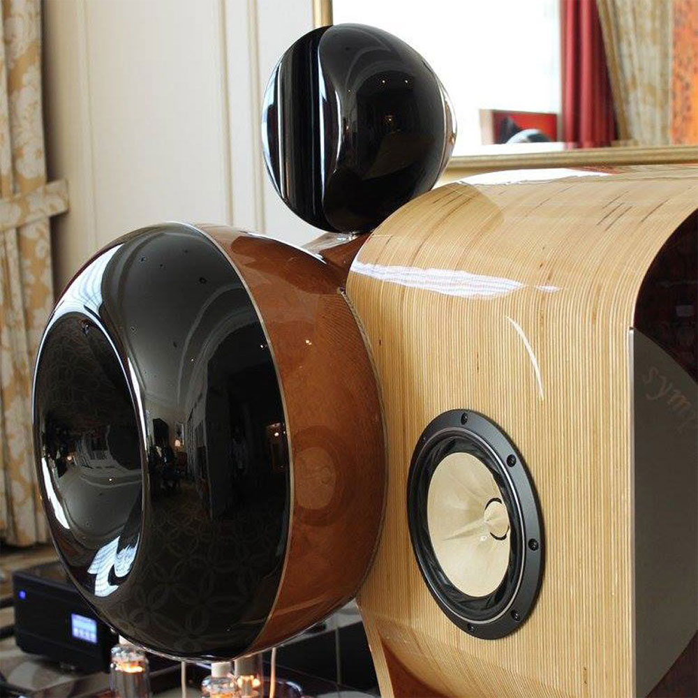 Symphonia Aeris Horn Speakers