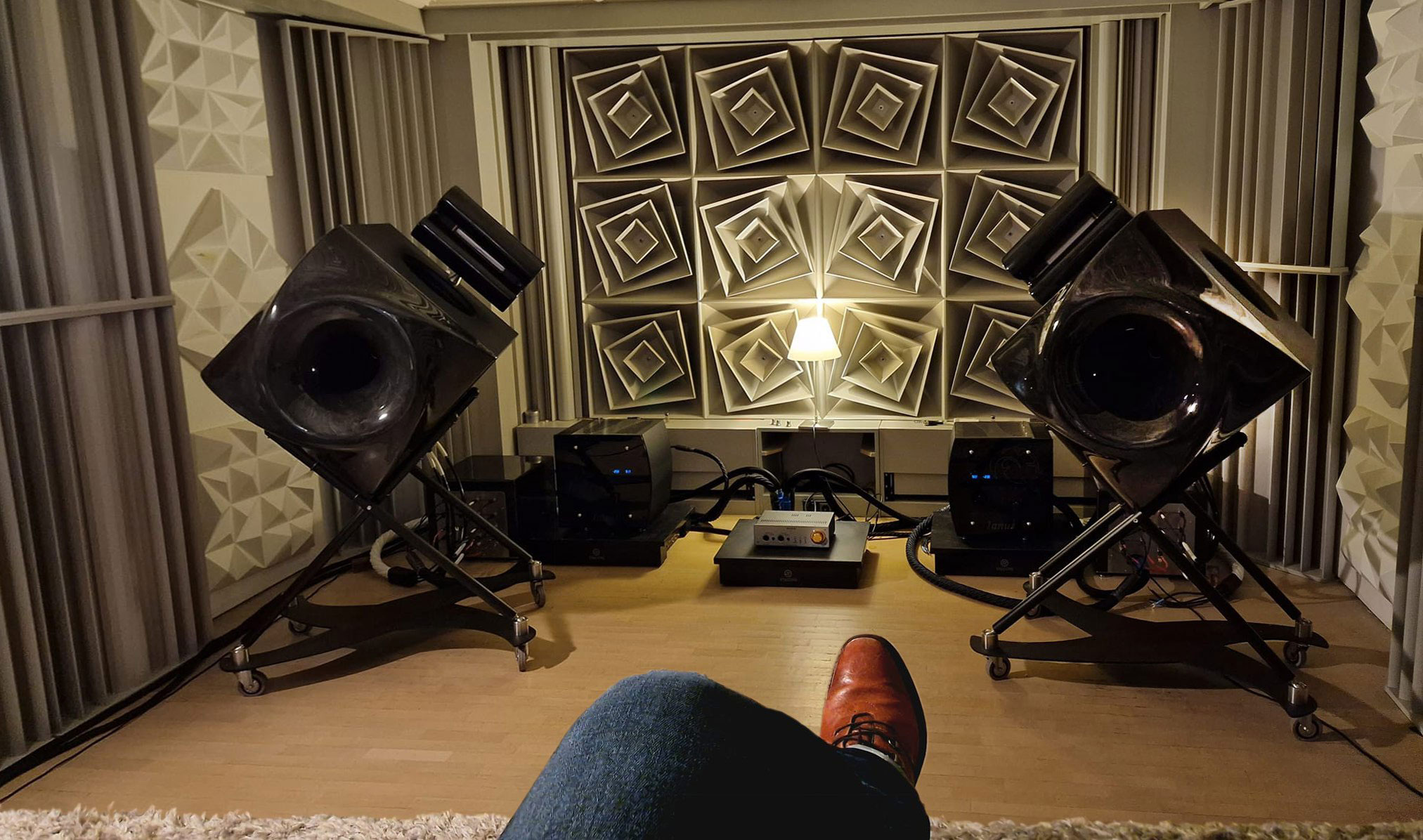 Aurora Horn Speaker