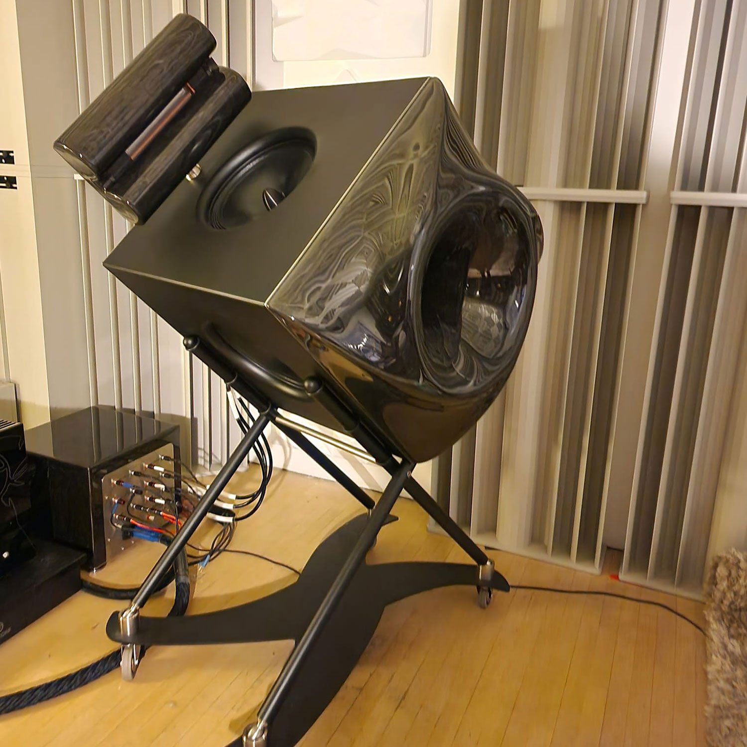 Aurora Horn Speaker