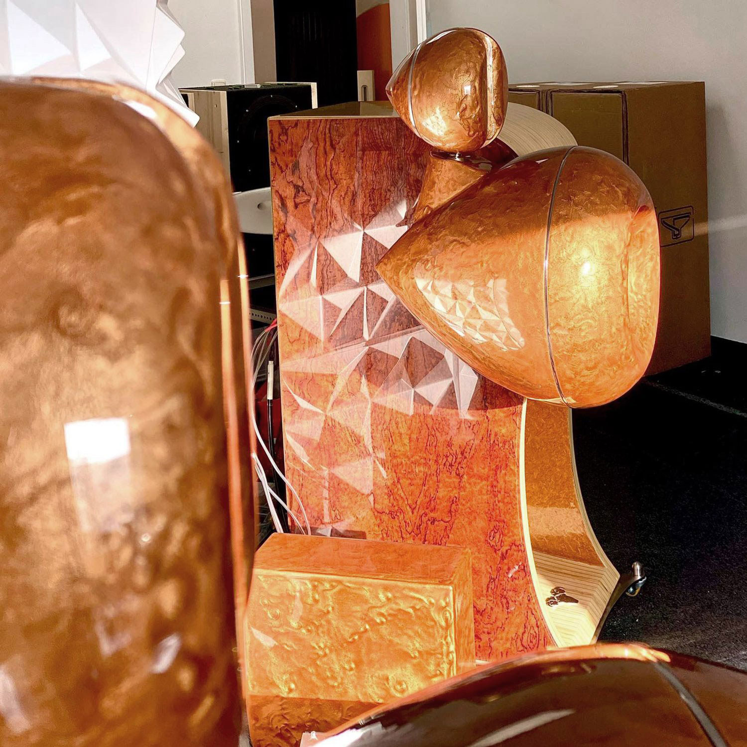 Symphonia Aeneus Horn Speakers